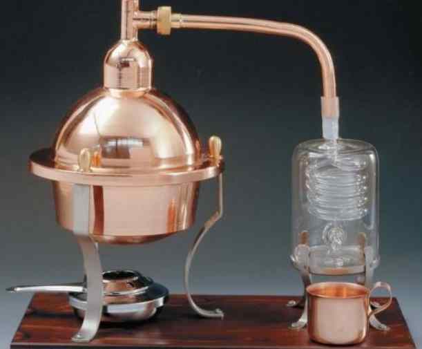 alambicco per distillazione alcolica